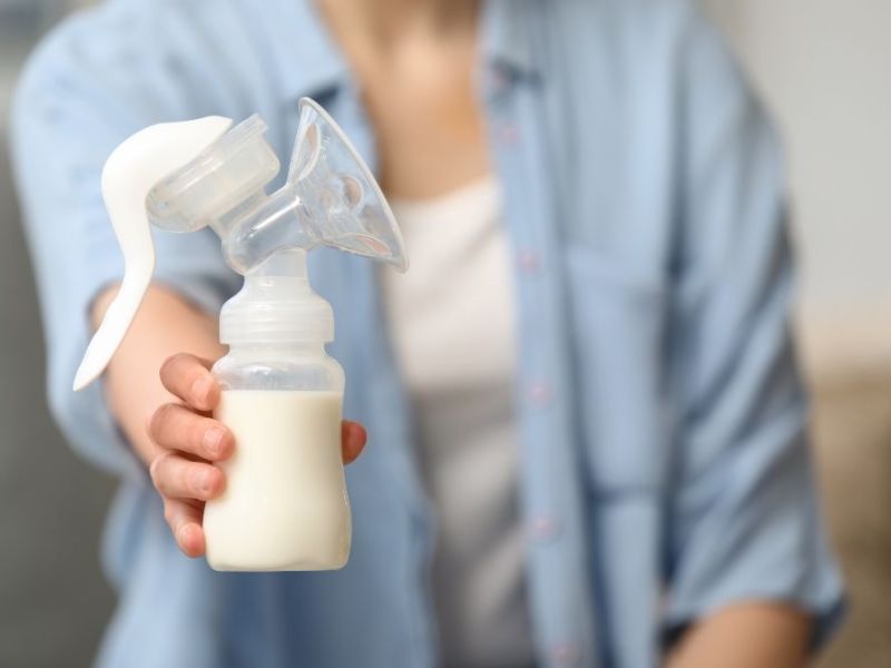 Aumentare la produzione di latte con tiralatte: i consigli&nbsp;dell’ostetrica