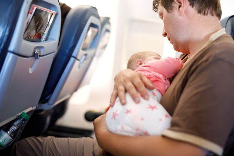 neonato-in-aereo-come-affrontare-l-esperienza-senza-stress